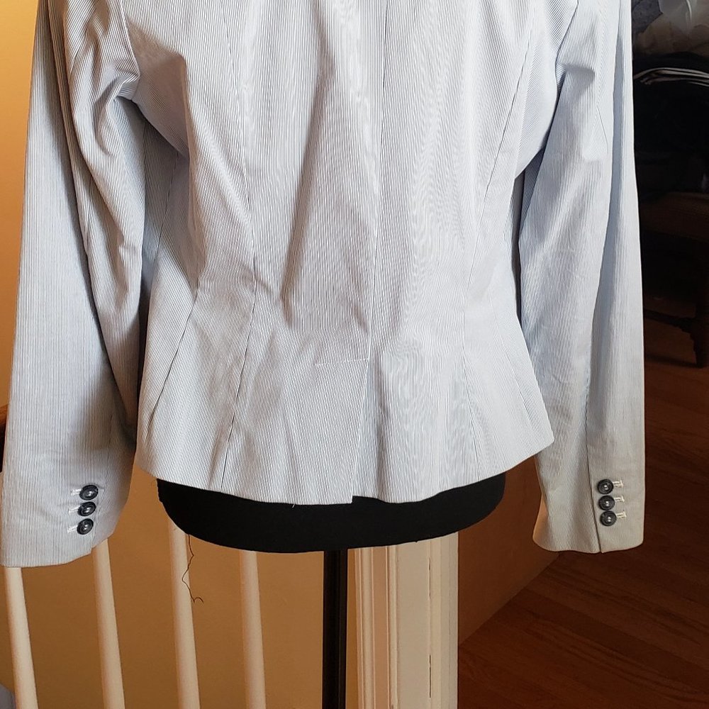 Blazer - Picture 7 of 8
